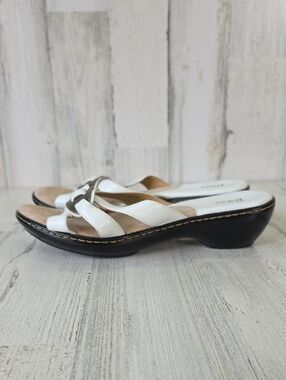Bass Selena White Leather Slip-On Sandals Black Sole Buckle Detail Size 10
